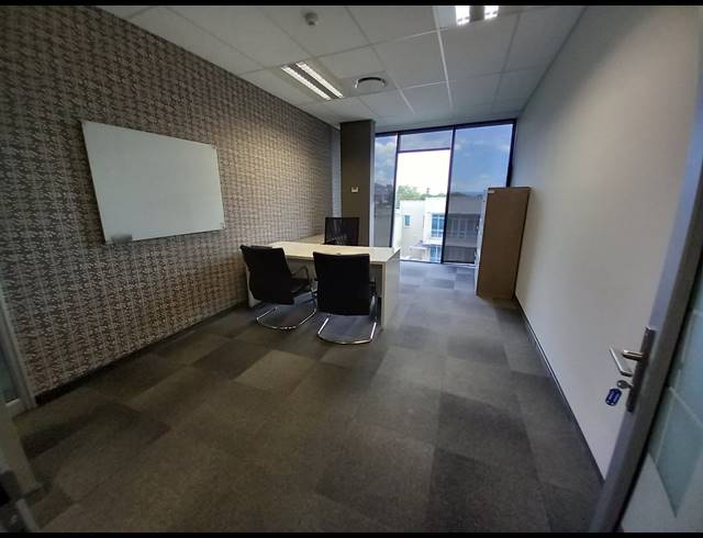 2,248M² OFFICE TO LET IN BRYANSTON